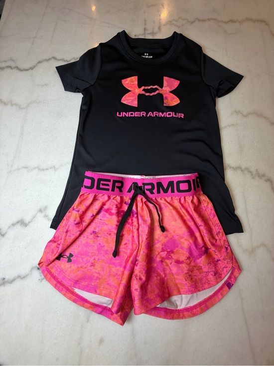 Under Armour Other - Under Armour Black Performance Tee with White Logo